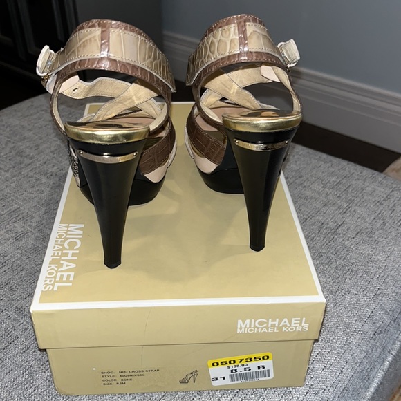 Michael Kors Niki Cross Strap Sandals - Picture 4 of 5